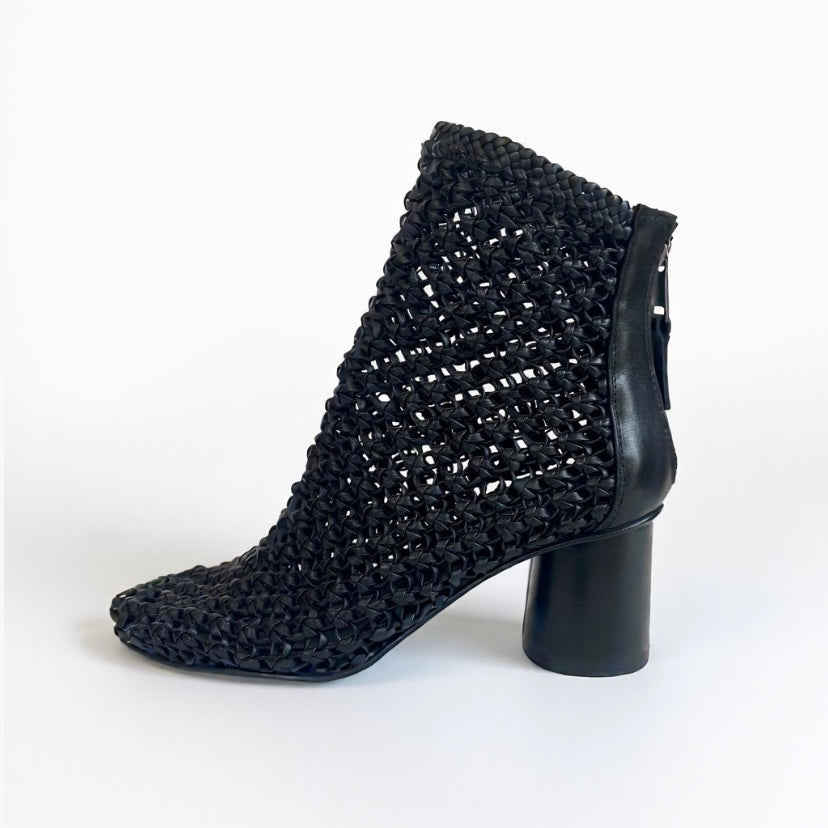 Stivaletto Elena Iachi intrecciato pelle nera E4234