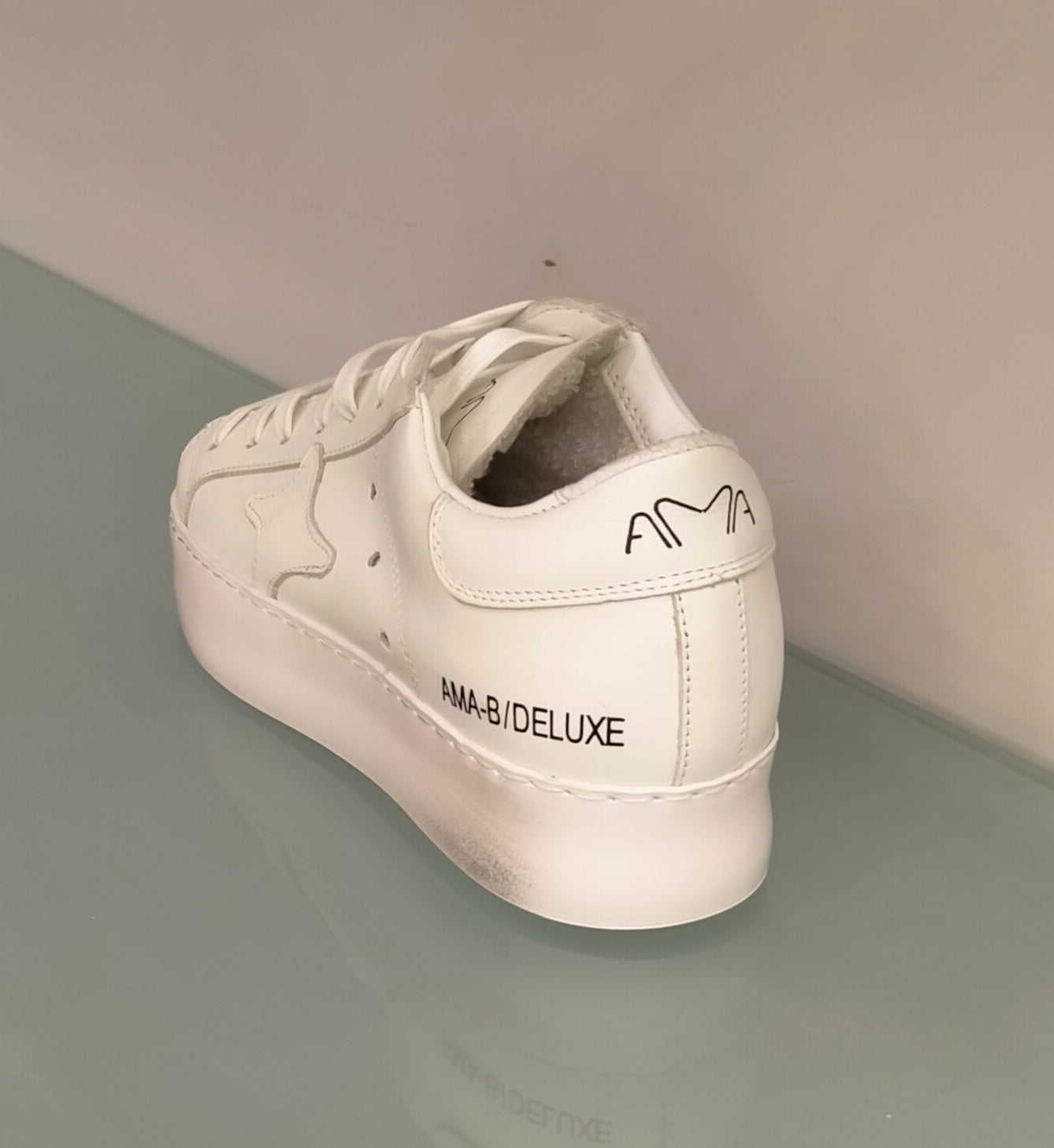 Sneakers AMA BRAND in pelle bianca