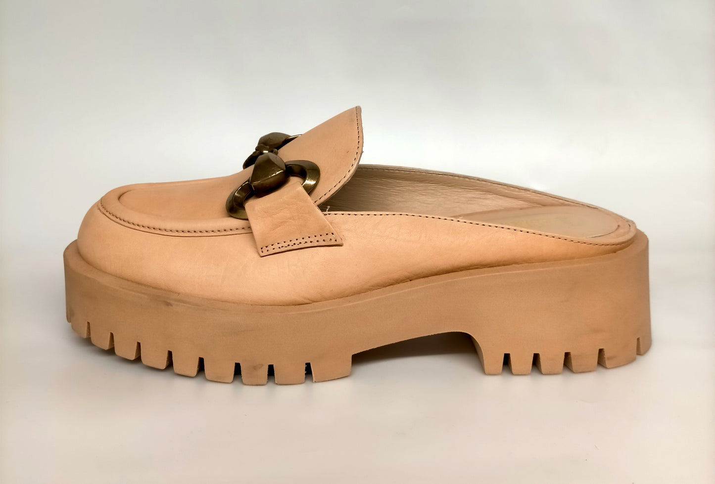 Sabot LONIGRO con carrarmato in pelle nude