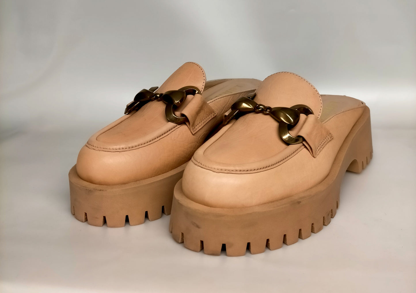 Sabot LONIGRO con carrarmato in pelle nude