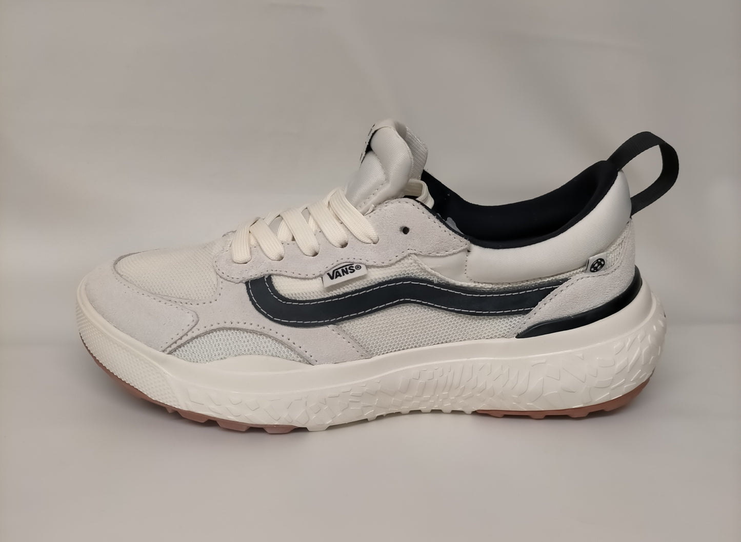 Sneakers uomo VANS MTE ULTRARANGE NEO VR3 black off white - COLLEZIONE EST. 2025