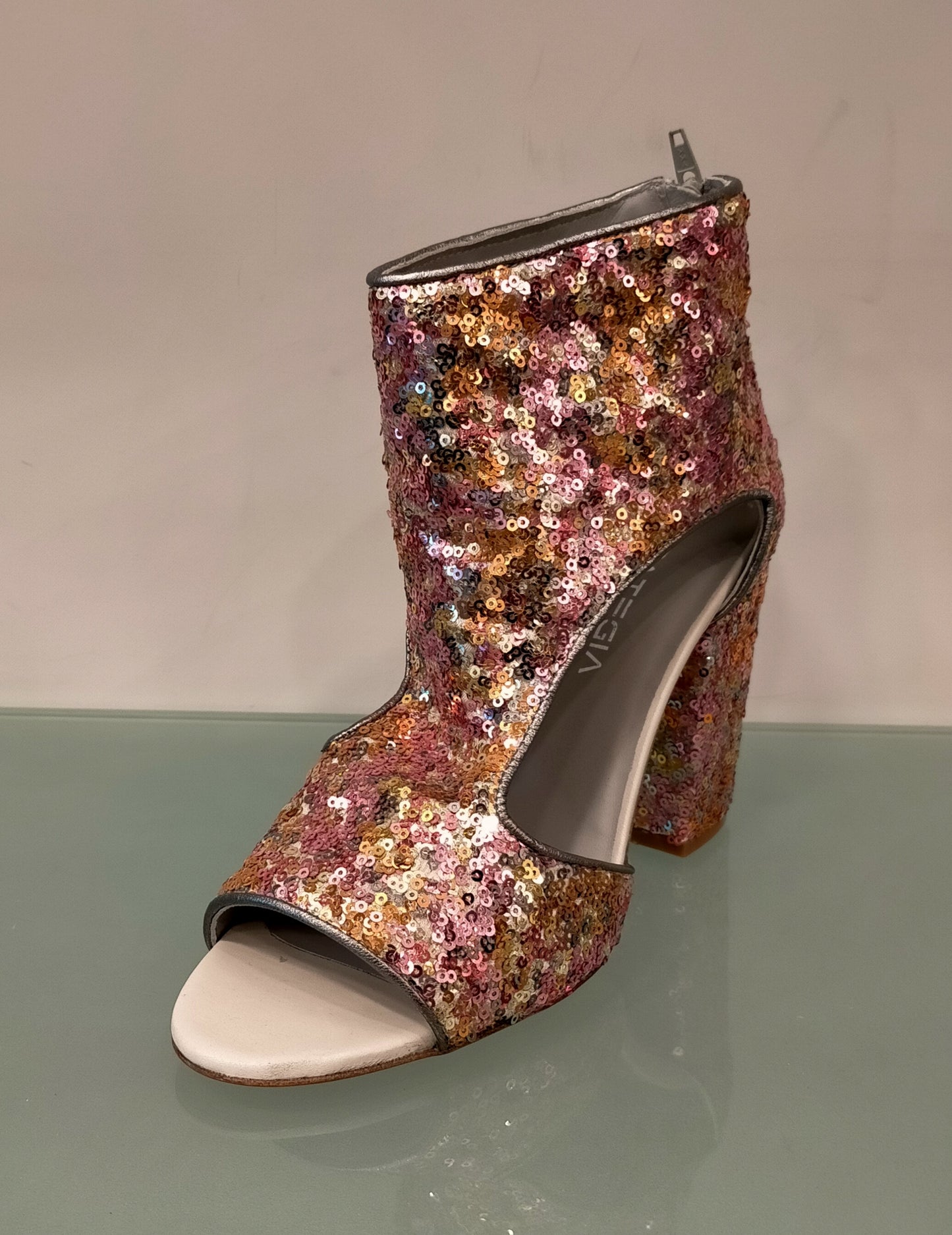 Stivaletti Strategia punta aperta in paillettes multicolor