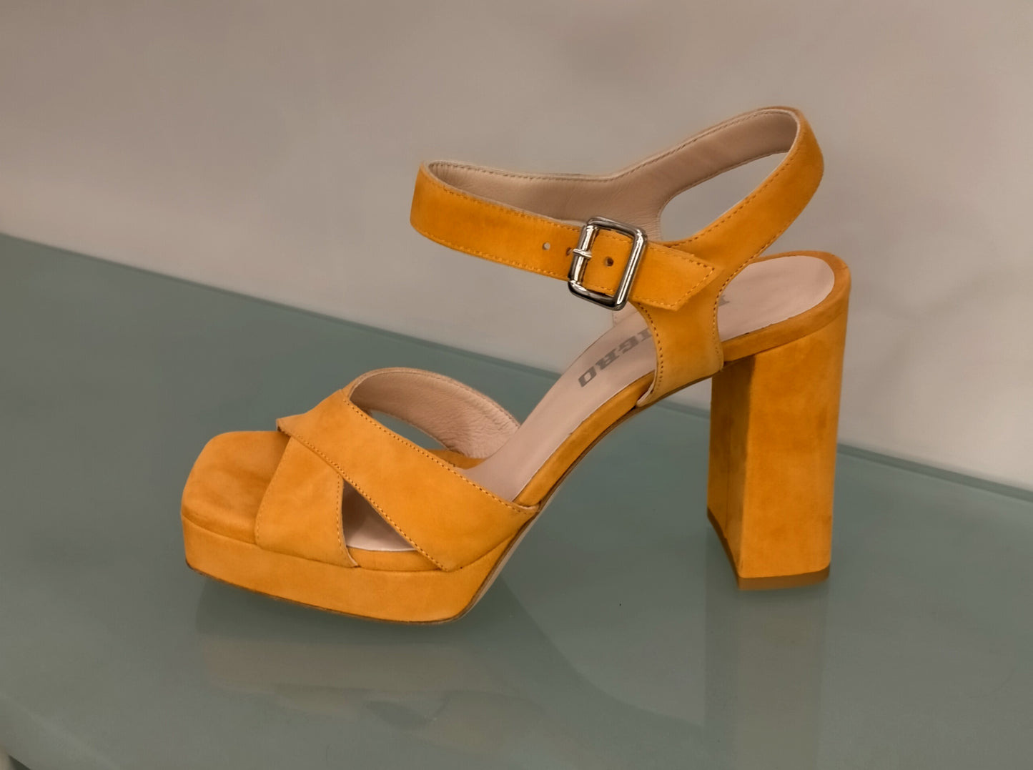 Sandali LONIGRO con plateau in camoscio arancio - punta quadrata