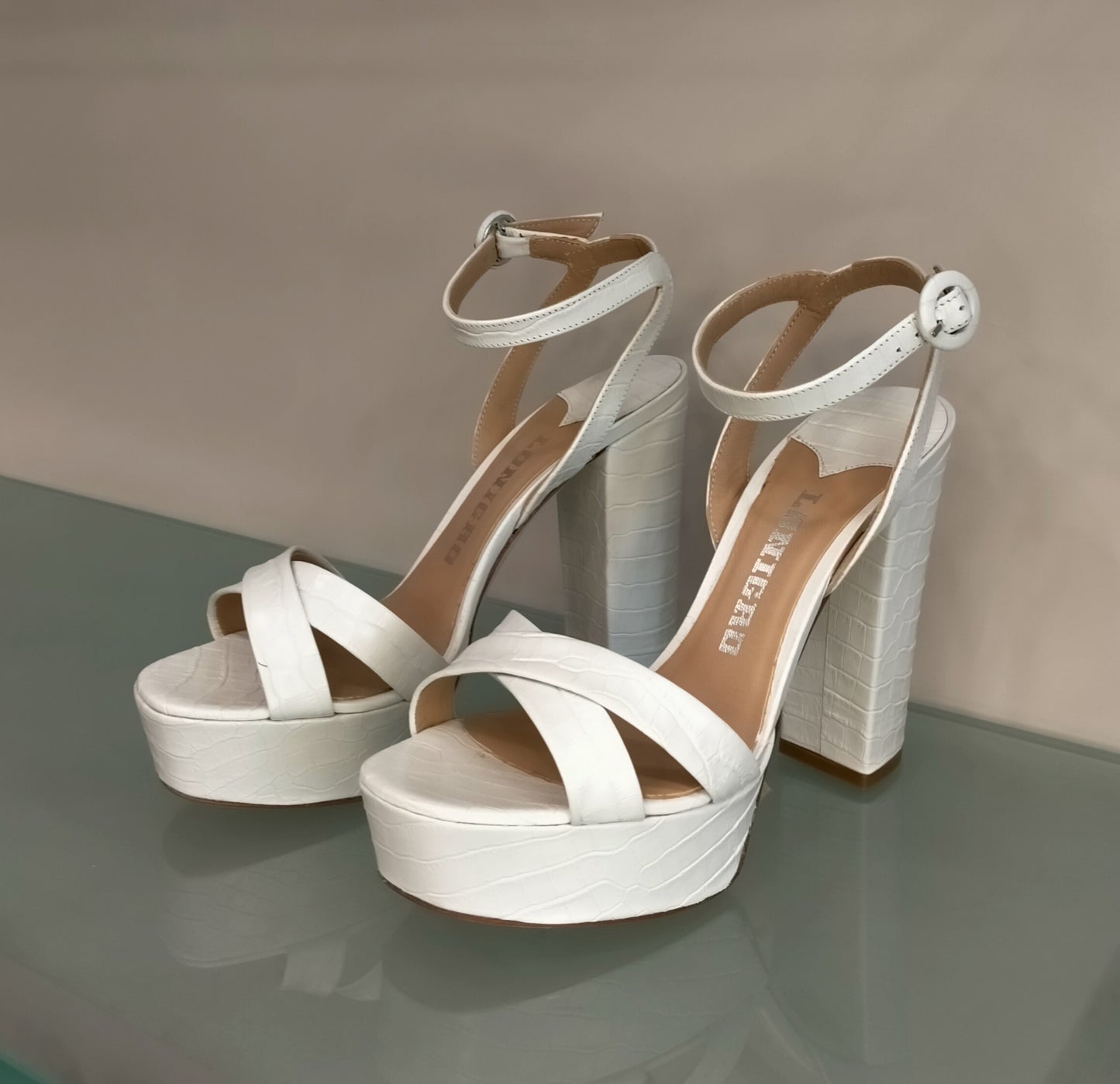 Sandali LONIGRO con plateau in pelle stampa cocco bianca