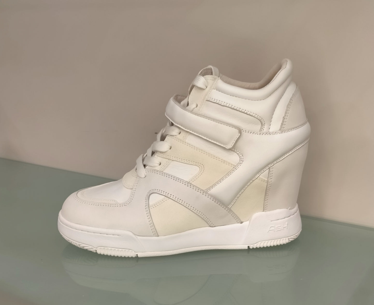 Sneakers ASH con zeppa in pelle/camoscio bianco con strap e lacci