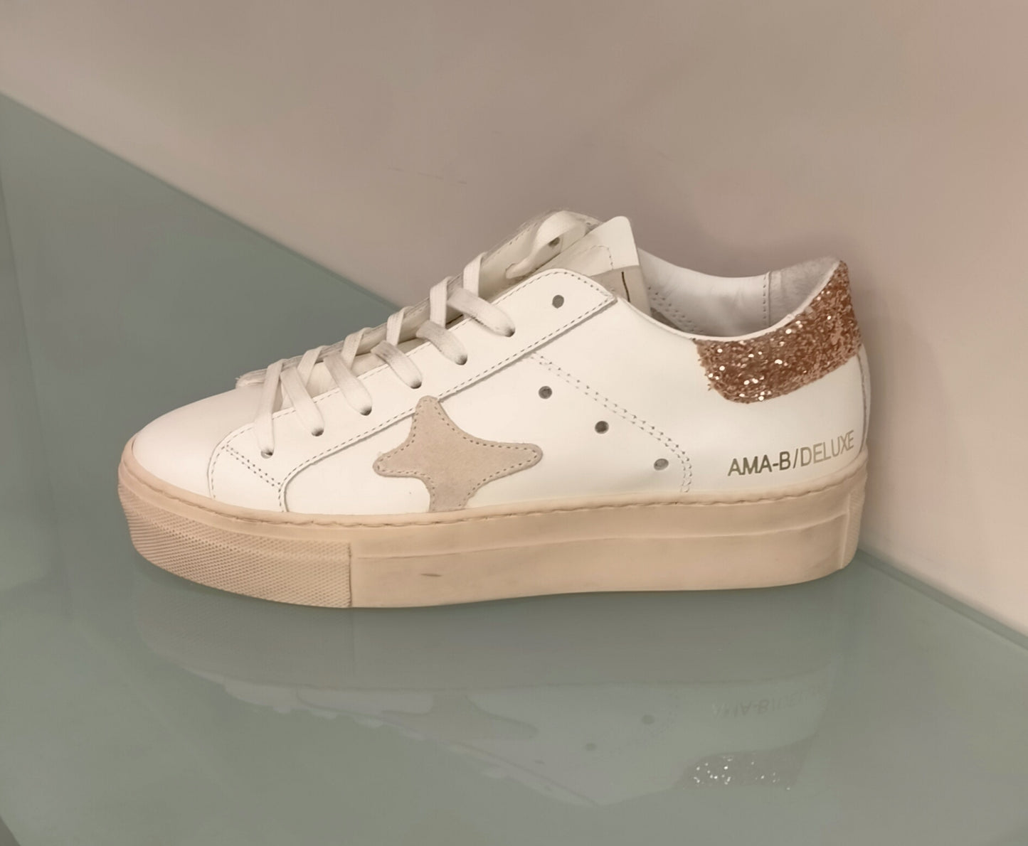Sneaker AMA BRAND in pelle bianca tallone glitter rosa