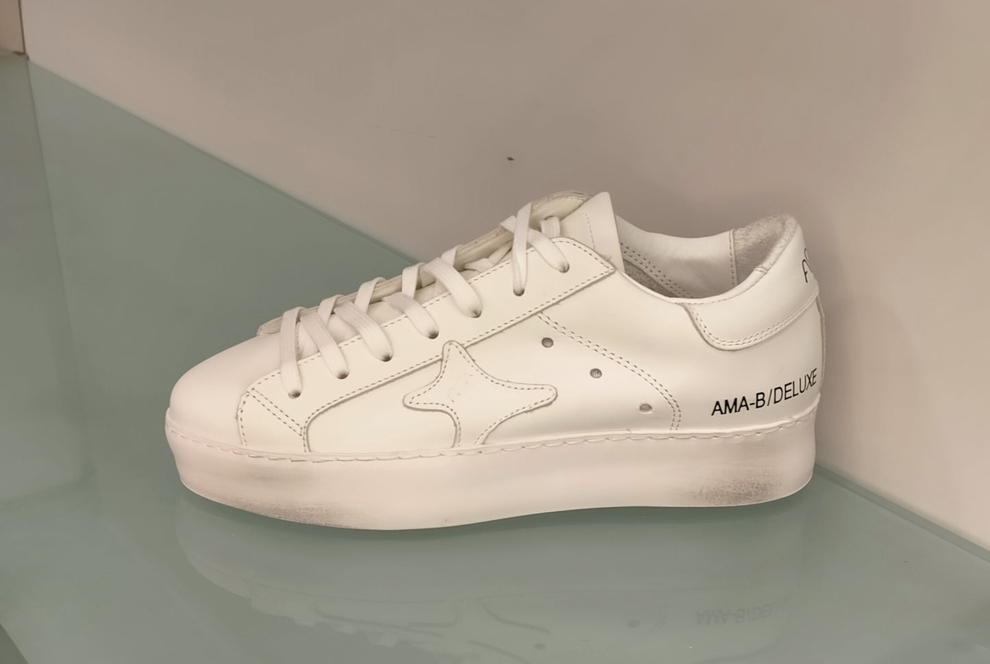 Sneakers AMA BRAND in pelle bianca
