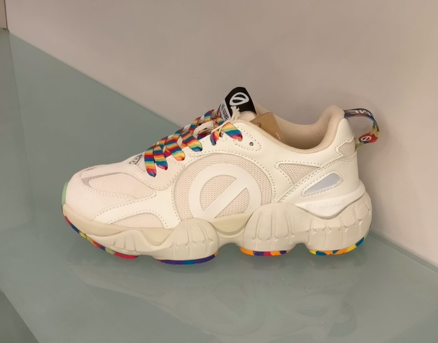 Sneakers NO NAME in tessuto avorio, lacci e fondo multicolor