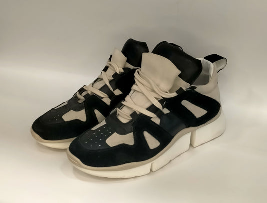 Sneakers LONIGRO in camoscio bianco e nero