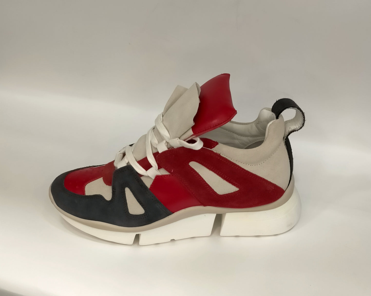 Sneakers LONIGRO in camoscio bianco/rosso/grigio