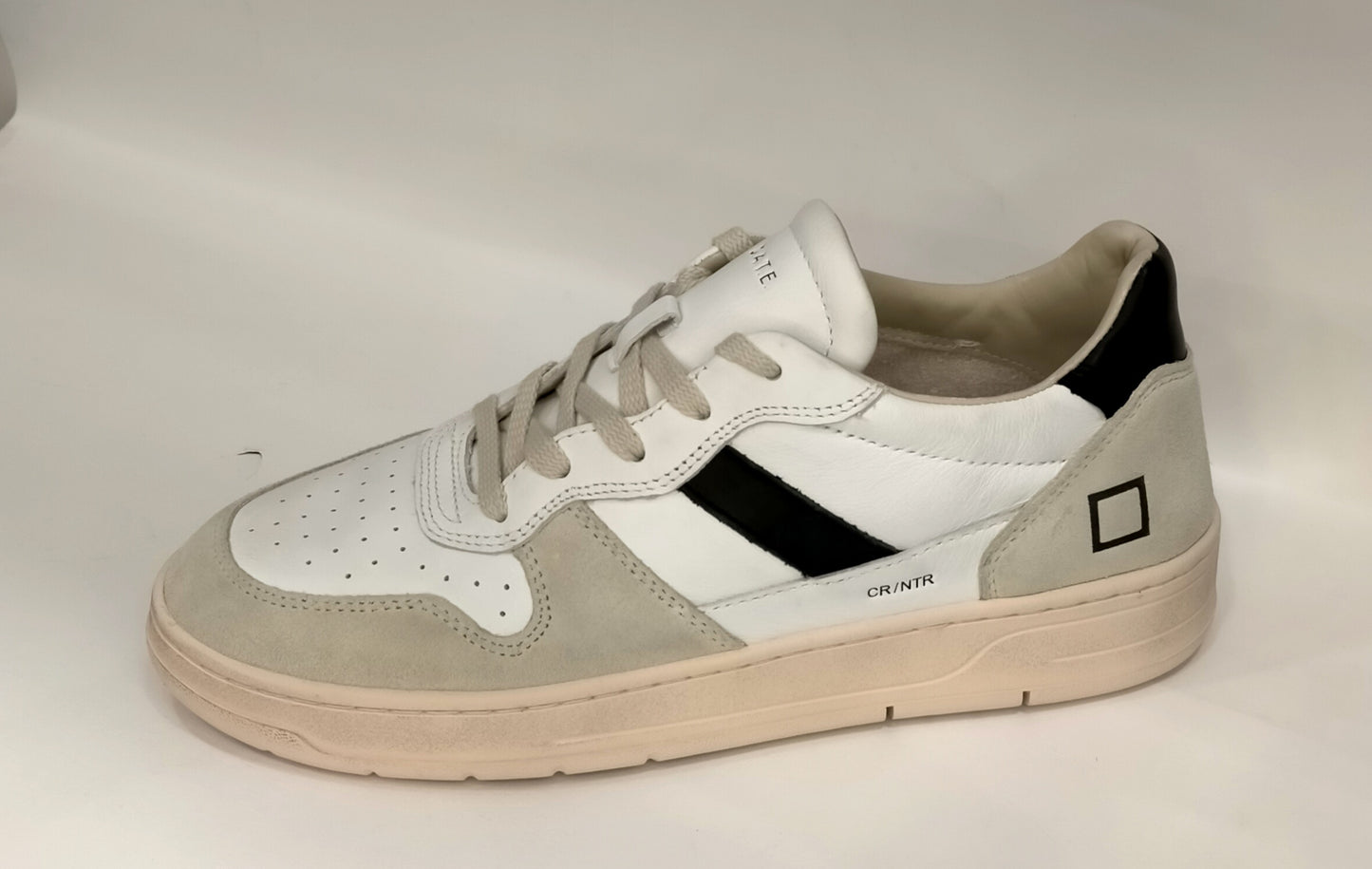 Sneakers D.A.T.E. COURT uomo in pelle bianca logo nero