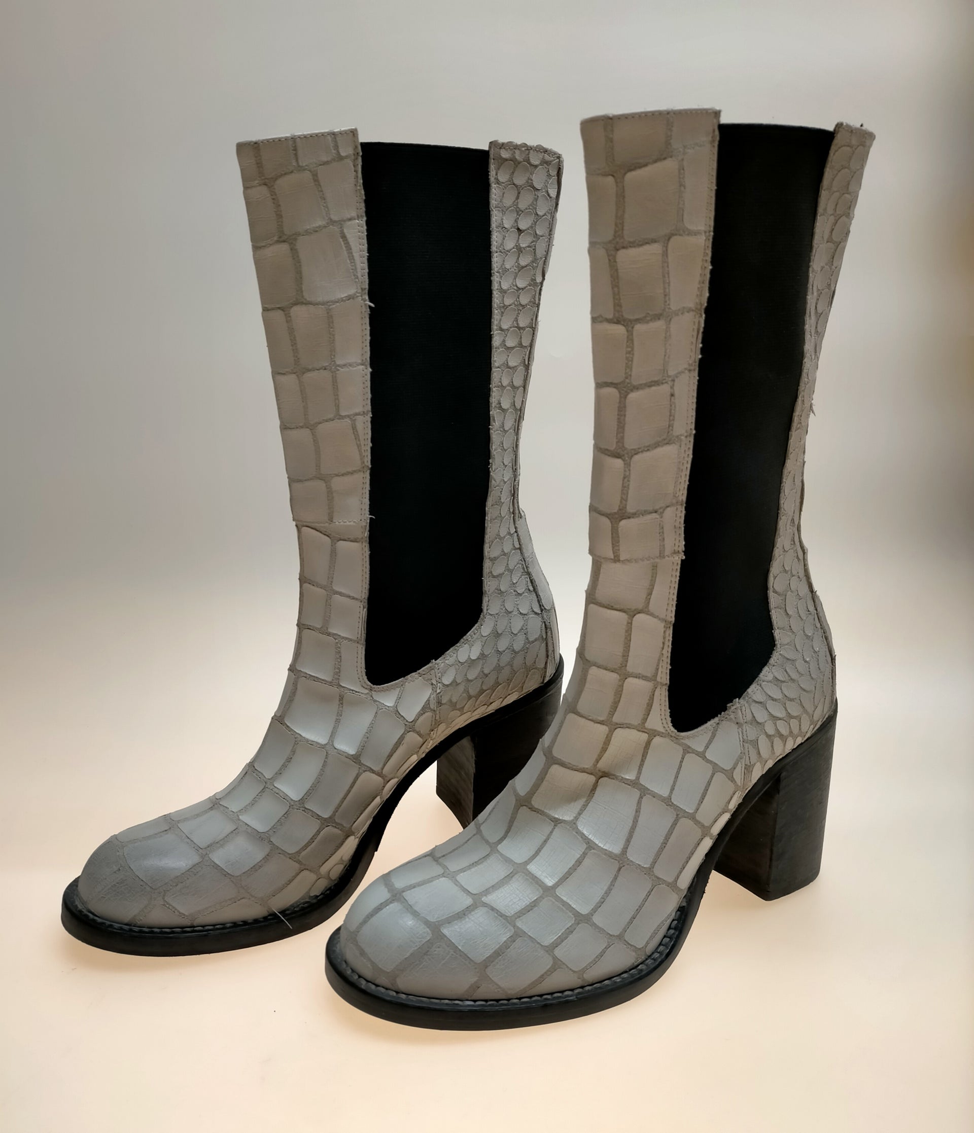 Stivale STRATEGIA In Pelle Bianca Stampa Coccodrillo – Lonigro Calzature - Foto 6