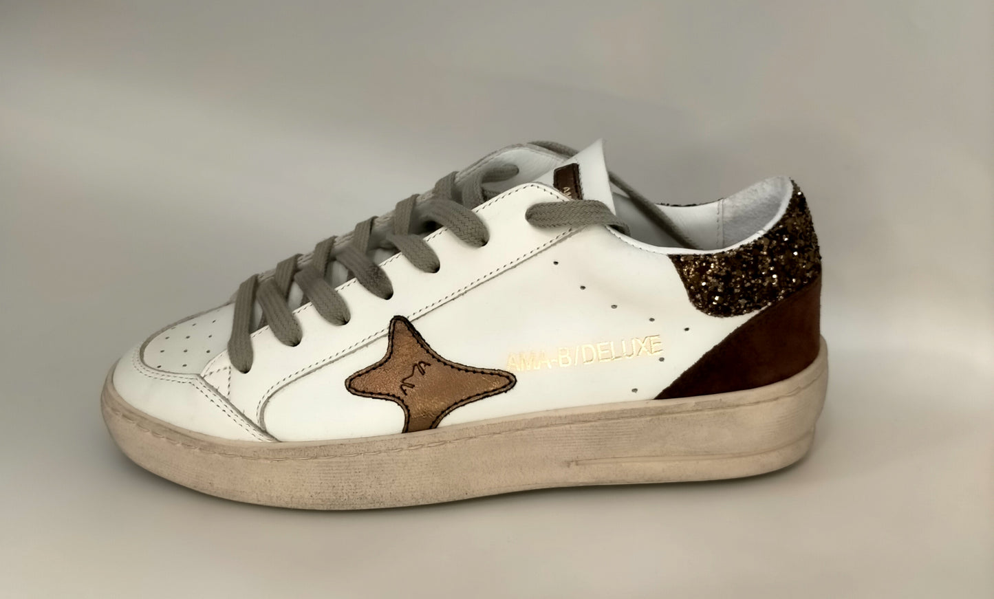 Sneaker AMA BRAND 2947 in pelle bianca