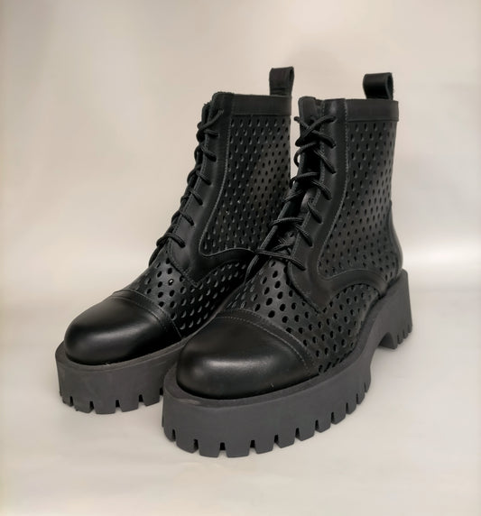 Stivaletti bikers LONIGRO in pelle nera forata
