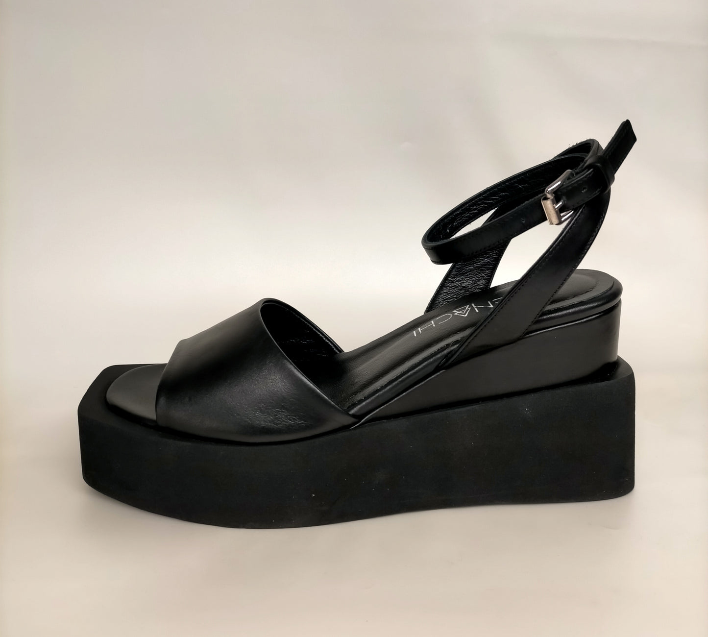Sandali ELENA IACHI E3335 in pelle nera