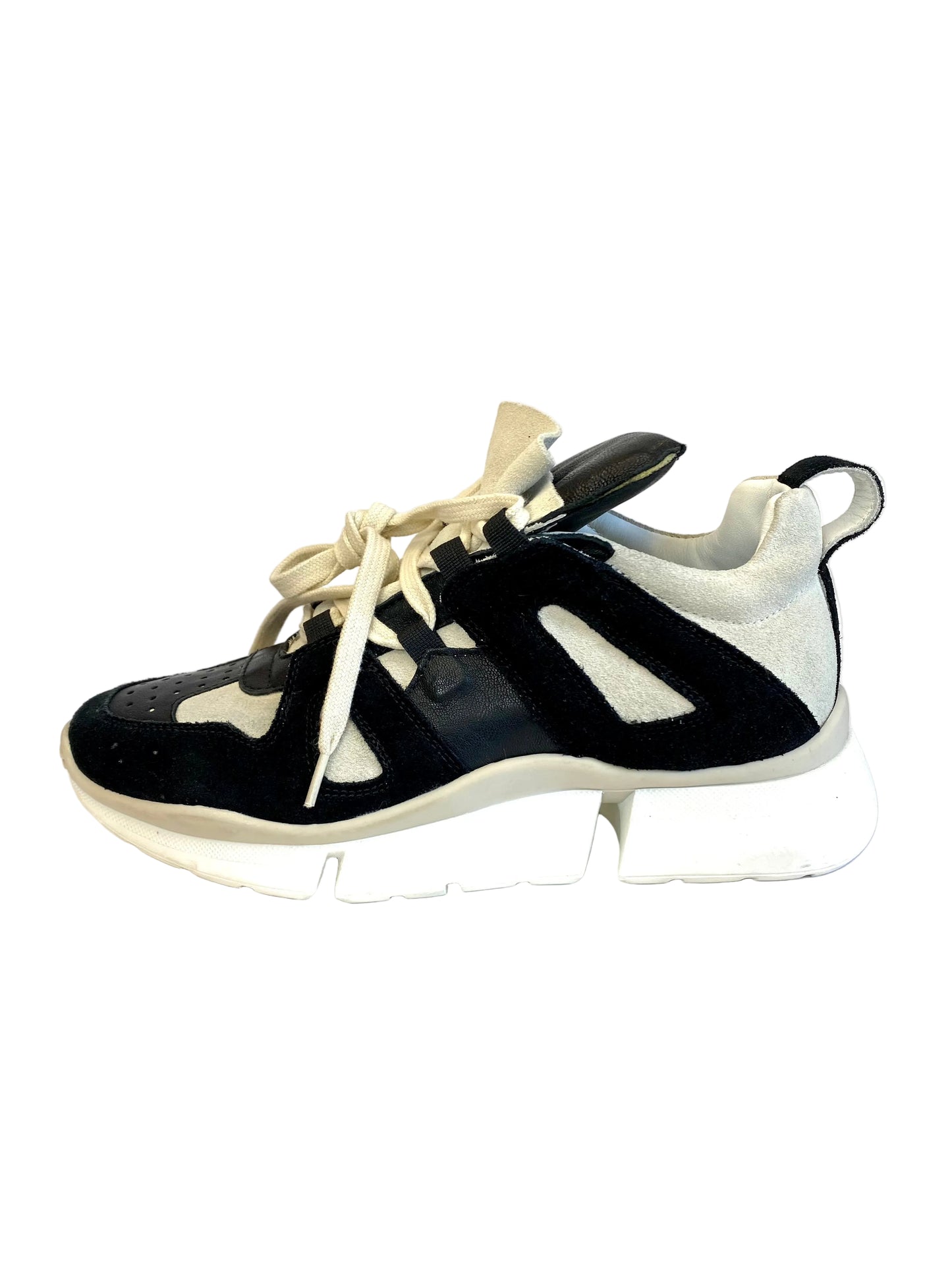 Sneakers LONIGRO in camoscio bianco e nero