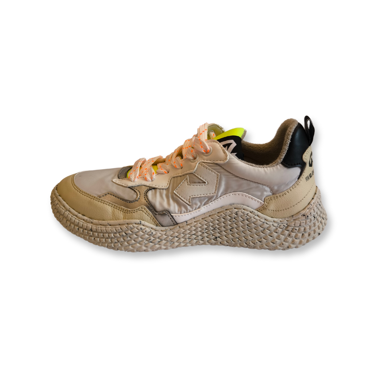 Sneakers ID.EIGHT Bianco e Gialla Ecologiche Realizzate con Scarti Alimentari e Materiali di Riciclo